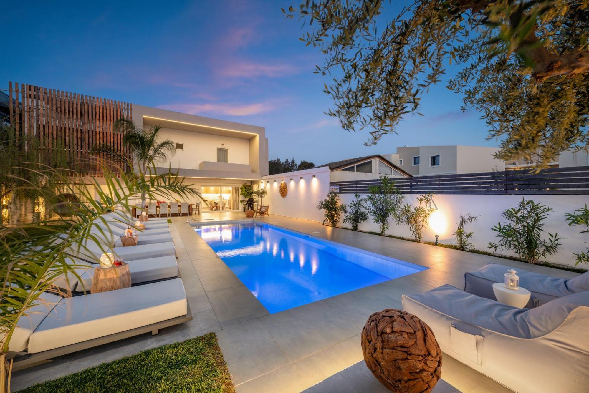 Hypnosis Beachside Villa With Private Heated Pool Georgioupoli Luaran gambar