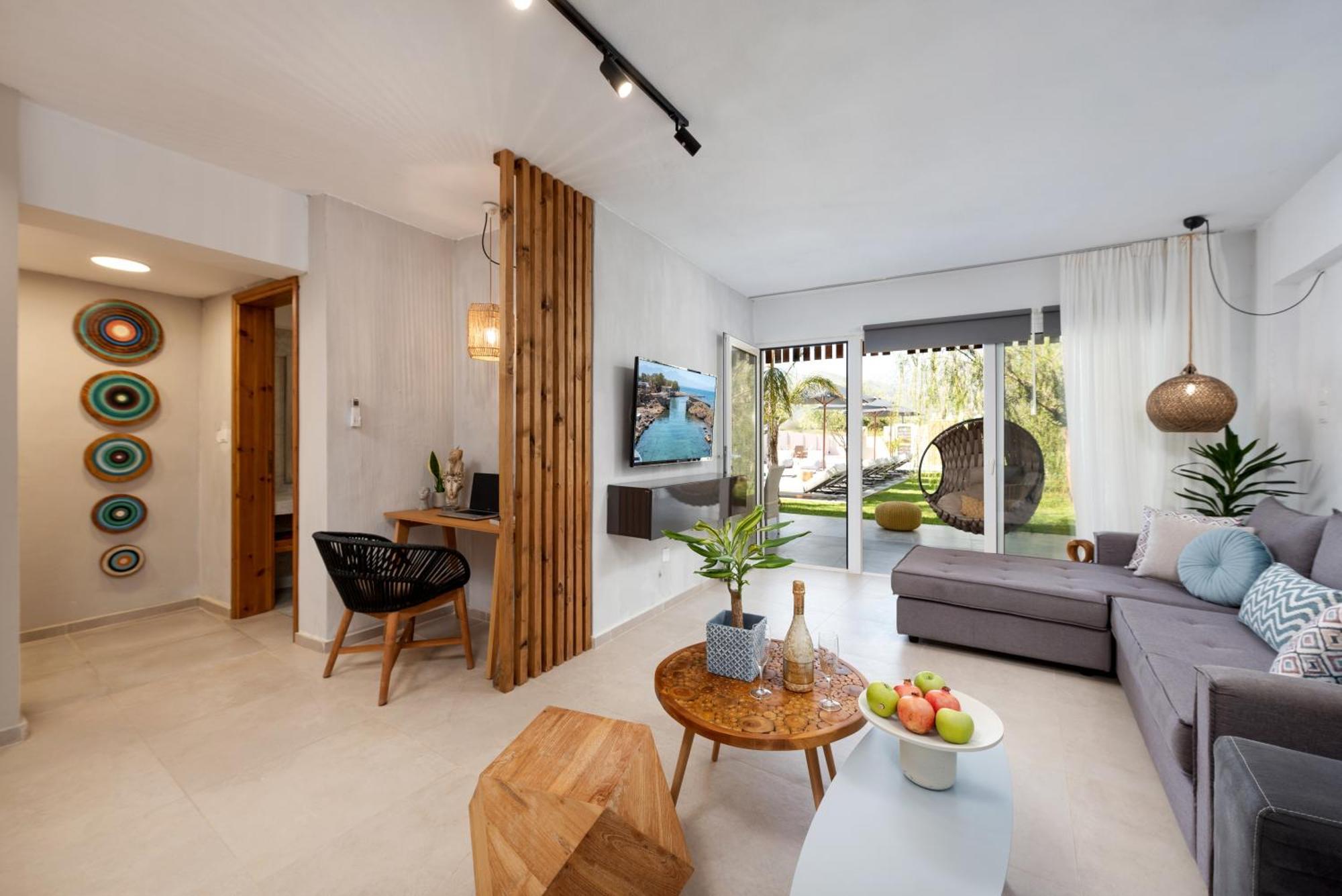 Hypnosis Beachside Villa With Private Heated Pool Georgioupoli Luaran gambar